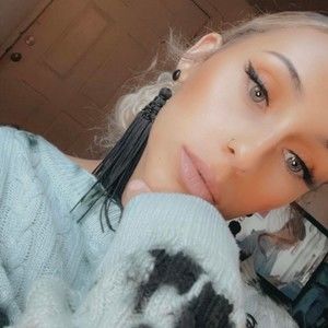 Meet your Posher, Sasha